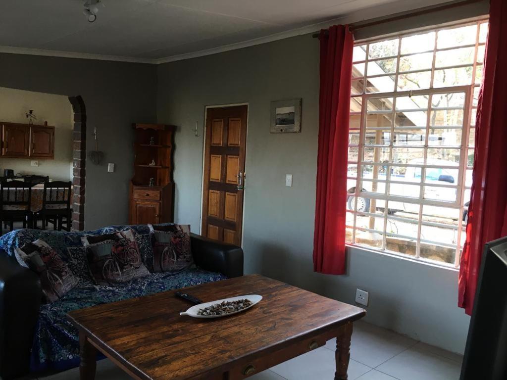 Leopard Tree Retreat Villa Mbombela ภายนอก รูปภาพ